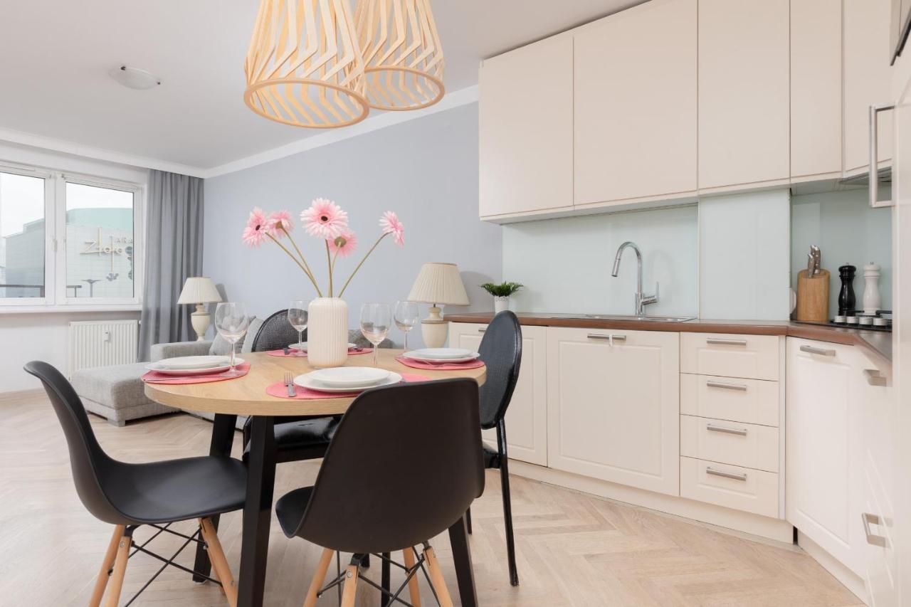 Zlota Apartment Center Of Warsaw By Noclegi Renters Buitenkant foto