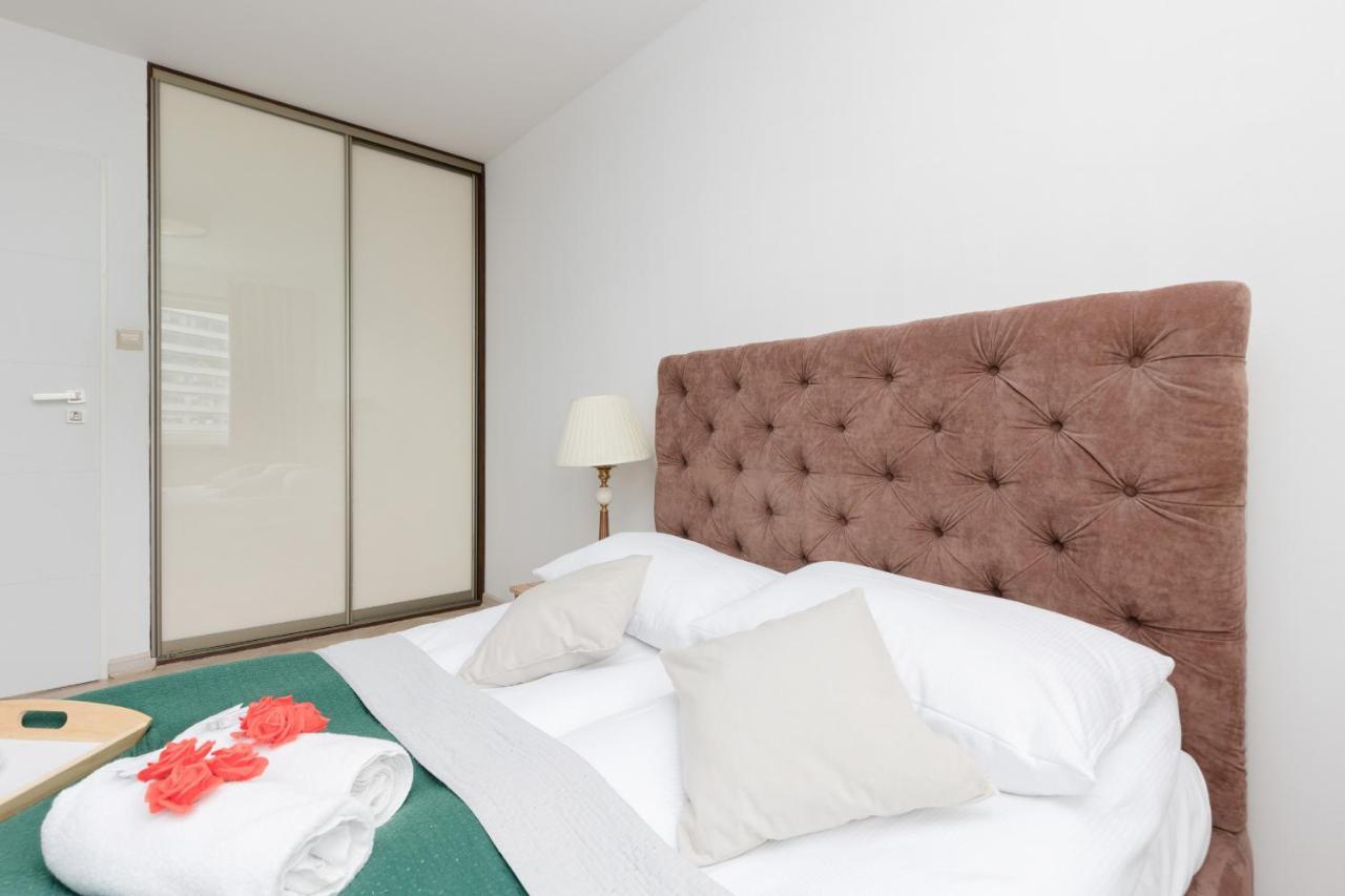 Zlota Apartment Center Of Warsaw By Noclegi Renters Buitenkant foto