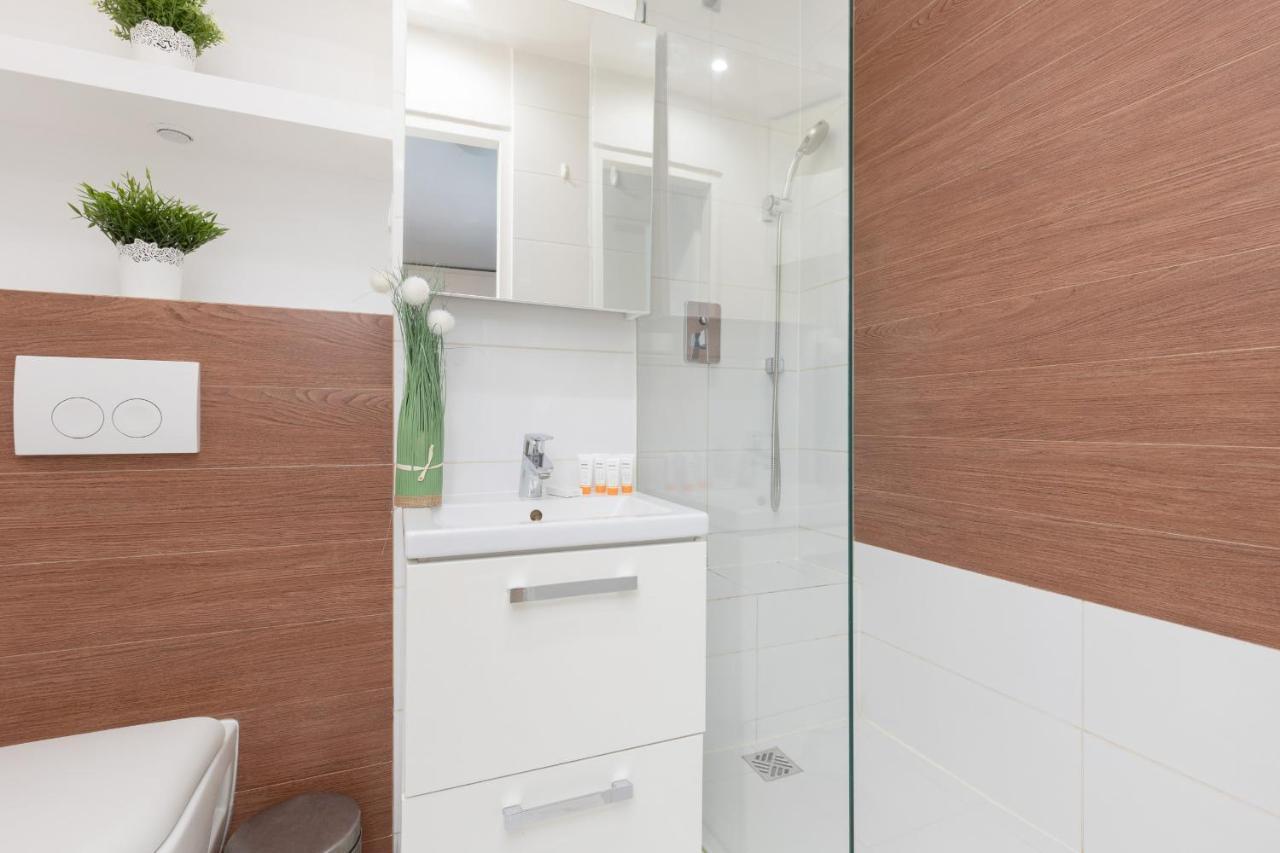 Zlota Apartment Center Of Warsaw By Noclegi Renters Buitenkant foto
